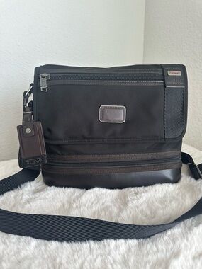 Tumi Alpha Bravo Beale Crossbody Bag expandable messenger bag